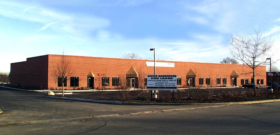 More Photos Of 100 Oakwood Rd, Lake Zurich Warehouse For Lease