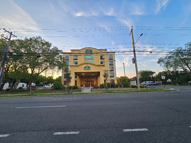 More Photos Of , Garden City Office For Sale