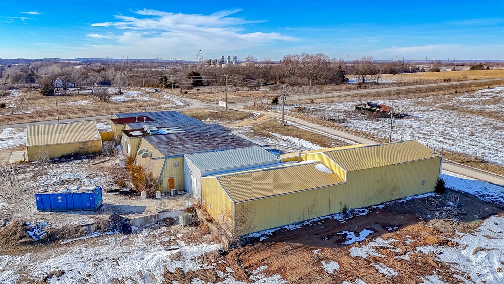 More Photos Of 1292 SW 125th Rd, Holden Light Manufacturing For Sale