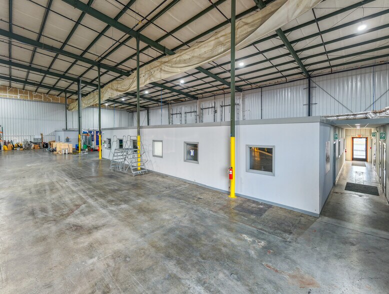 More Photos Of 831 Park Ave, Murfreesboro Manufacturing For Lease