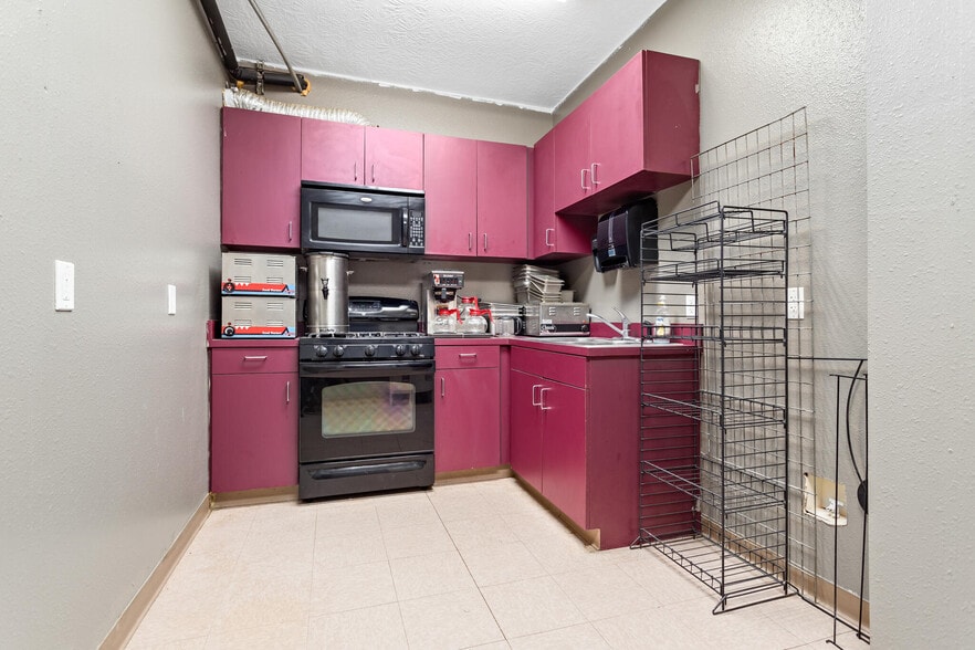 More Photos Of 5140 Gulfway Dr, Sabine Pass Restaurant For Sale