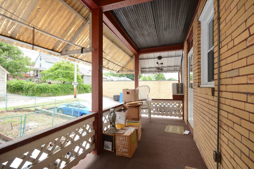 More Photos Of 848-850 Allegheny River Blvd, Oakmont Storefront Retail Residential For Lease