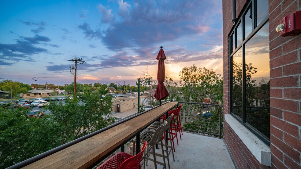 More Photos Of 313 N Gilbert Rd, Gilbert Storefront Retail Office For Sale