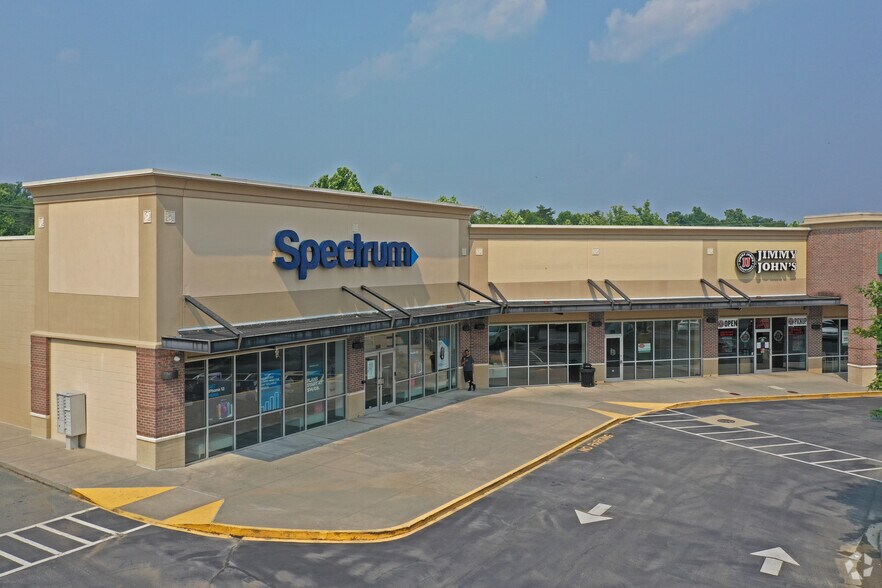 More Photos Of 360-430 E Hanes Mill Rd, Winston-Salem Unknown For Lease
