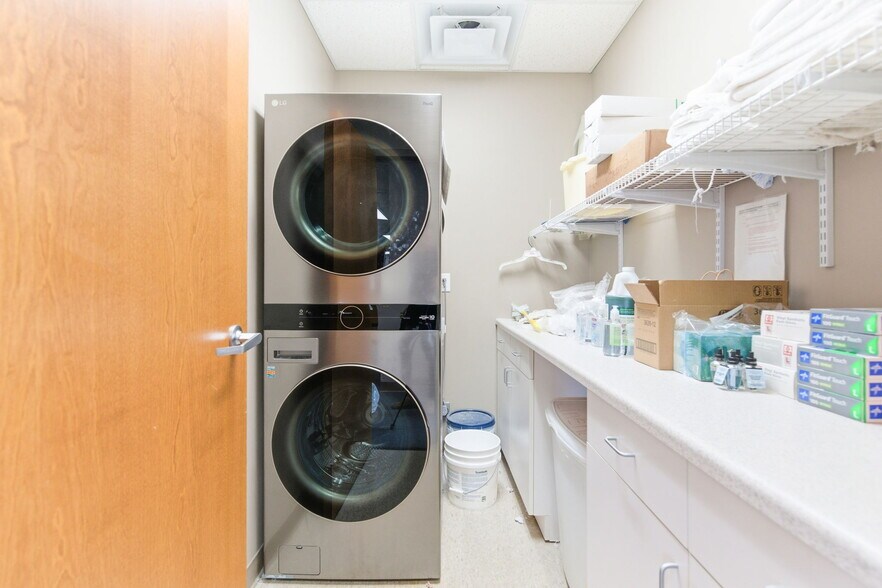 More Photos Of 4430 Crawford Ave, Louisville Medical For Sale