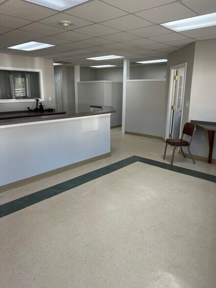More Photos Of 651 W Broad St, Athens Office For Lease