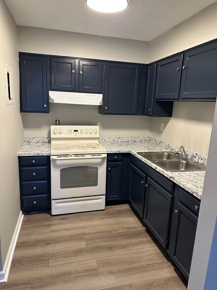 More Photos Of 412 Woodcreek Dr, Radcliff Apartments For Sale