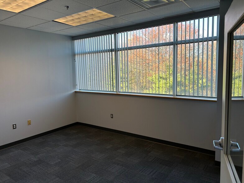 More Photos Of Route 31 N @ Denow Rd, Hopewell Unknown For Lease