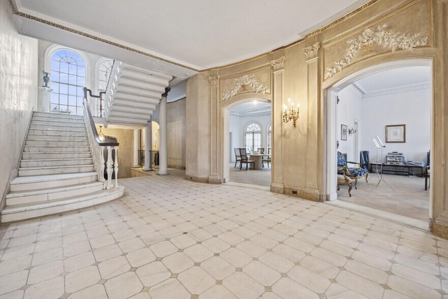 More Photos Of 8469 E Jefferson Ave, Detroit Office Residential For Sale