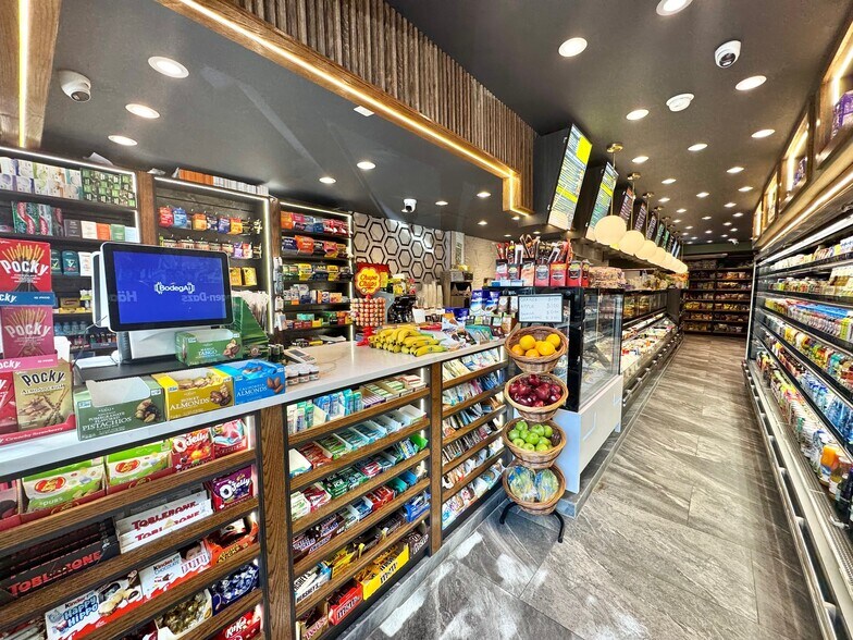 More Photos Of 322 Union Ave, Brooklyn General Retail For Sale