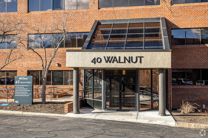 More Photos Of 40 Walnut St, Wellesley Office For Lease