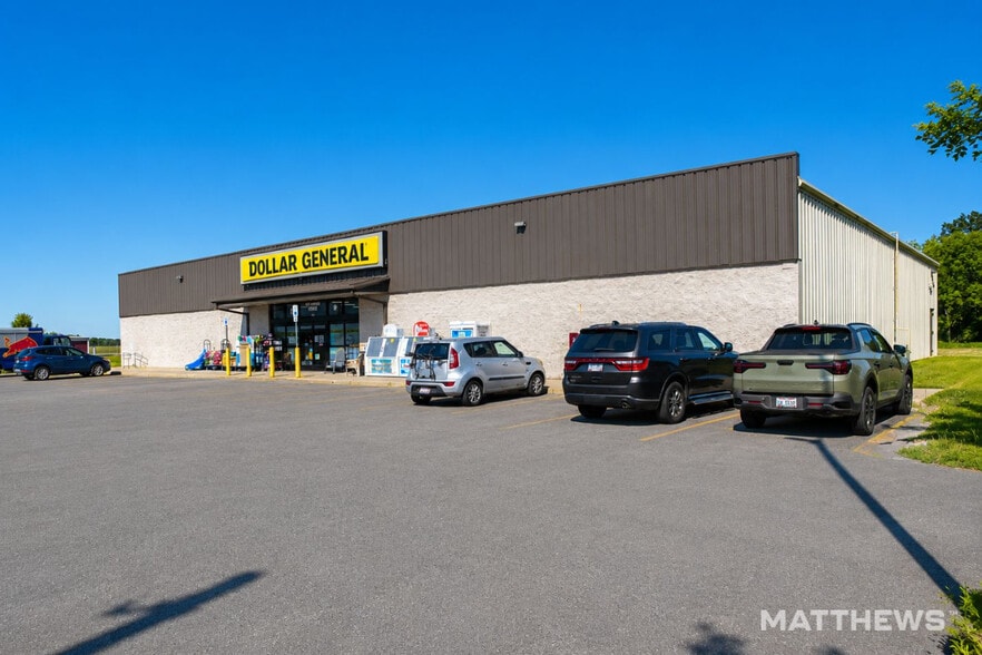 More Photos Of 723 S Main St, Columbus Grove General Retail For Sale
