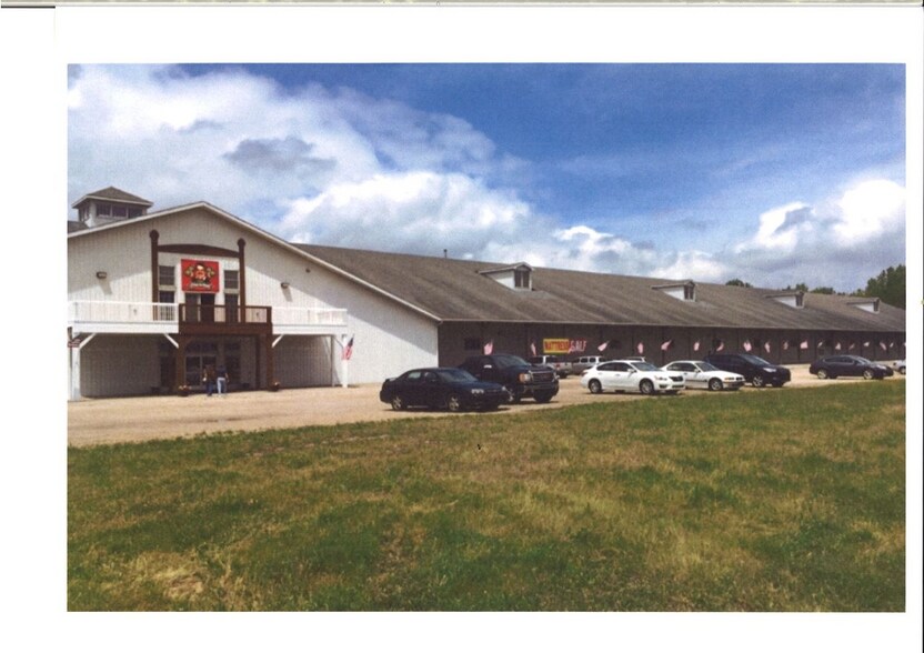 More Photos Of 9200 W County Road 550 S, Daleville Storefront For Sale