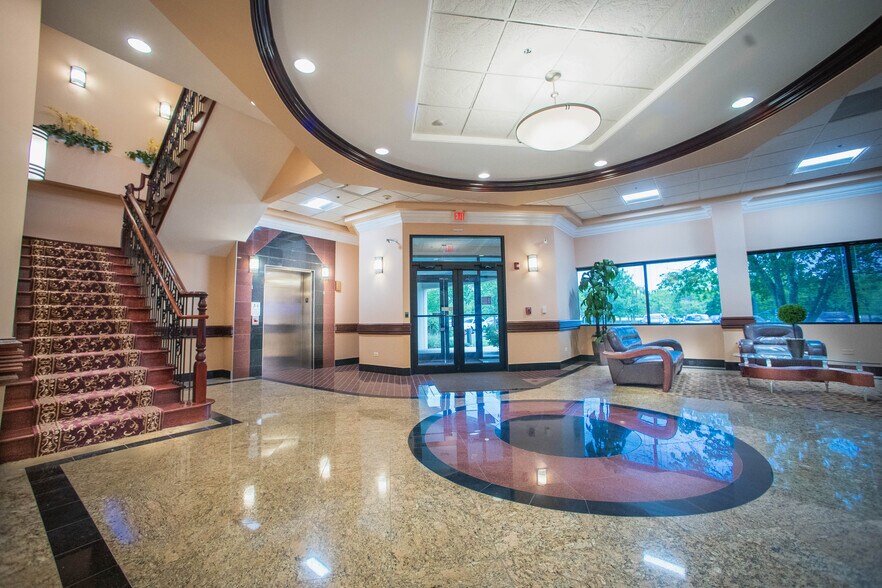 More Photos Of 4580 Weaver Pky, Warrenville Office For Lease