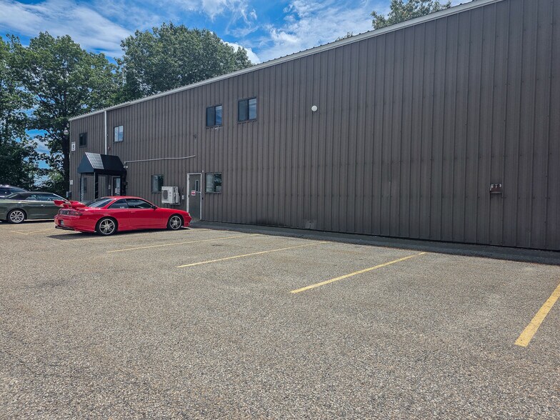 More Photos Of 86 Tide Mill Rd, Hampton Warehouse For Lease