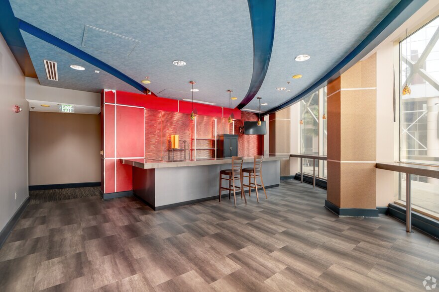 More Photos Of 15 S Court Ave, Orlando General Retail For Sale