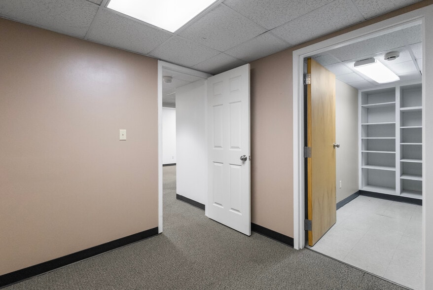 More Photos Of 421 S Beckham Ave, Tyler Medical For Lease