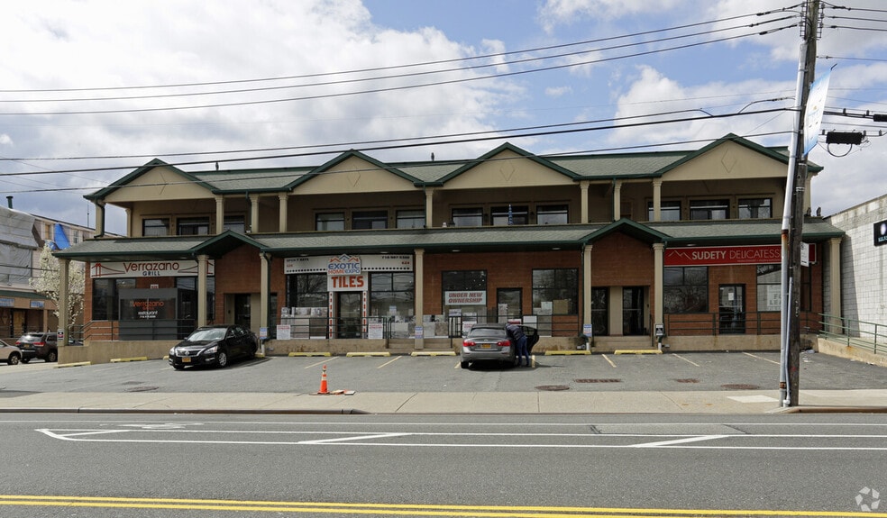 Primary Photo Of 622 Midland Ave, Staten Island Storefront Retail Residential For Lease
