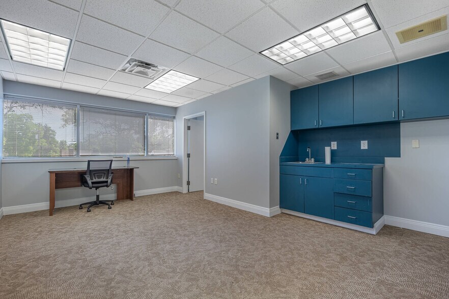 More Photos Of 7271 N Main St, Dayton Medical For Lease