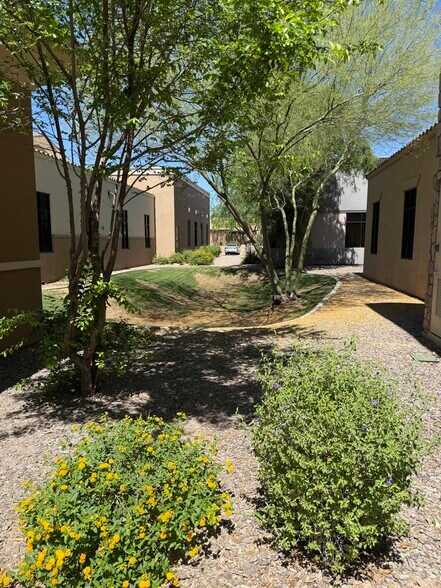 More Photos Of 16515 S 40th St, Phoenix Office For Sale