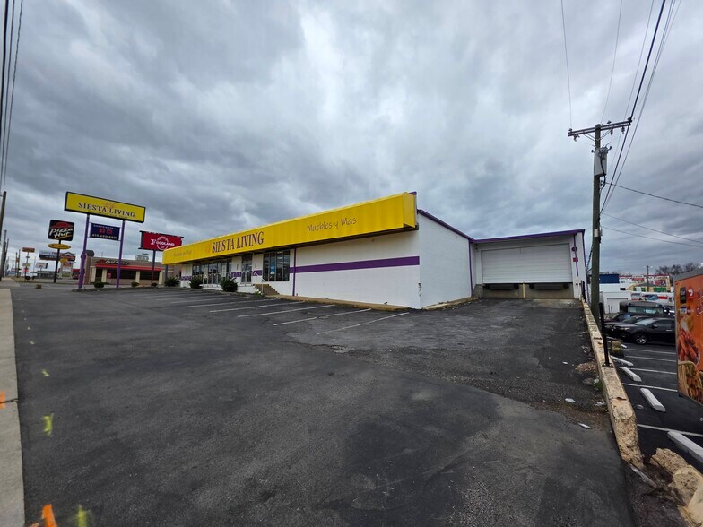 More Photos Of 1028 Gallatin Pike S, Madison Freestanding For Lease