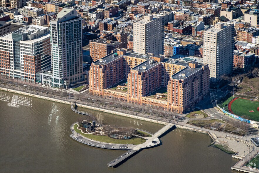 More Photos Of 333 River St, Hoboken Apartments For Lease