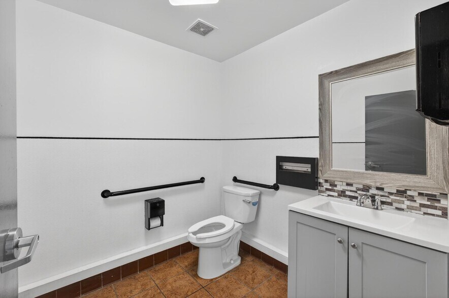 More Photos Of 4101 Rosemead Blvd, Pico Rivera Office For Lease