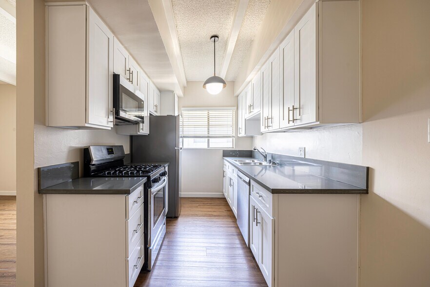 More Photos Of 3722 Mentone Ave, Los Angeles Apartments For Sale
