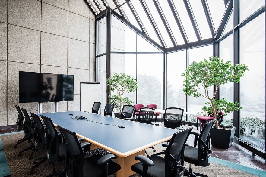More Photos Of 25 Green Mountain Dr, South Burlington Office For Sale