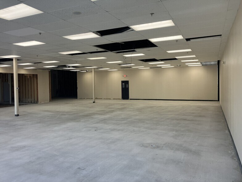 More Photos Of 632-670 S Oak St, Iowa Falls Unknown For Lease