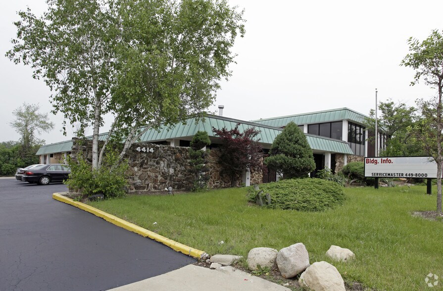 More Photos Of 4410-4414 Roosevelt Rd, Hillside Office For Lease