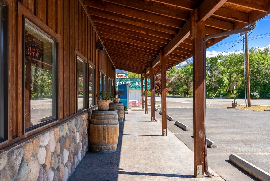 More Photos Of 911 19th Ave, Oroville Freestanding For Sale