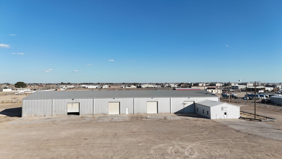 More Photos Of 2086 Oil Mill Rd, Pecos Warehouse For Lease