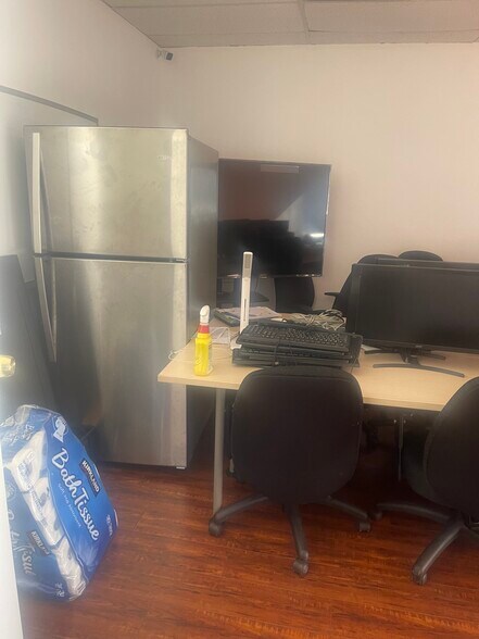 More Photos Of 1455 Monterey Pass Rd, Monterey Park Office Residential For Lease