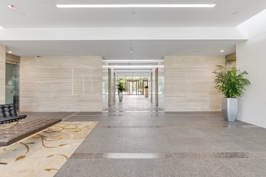 More Photos Of 6002 Rogerdale Rd, Houston Office For Lease