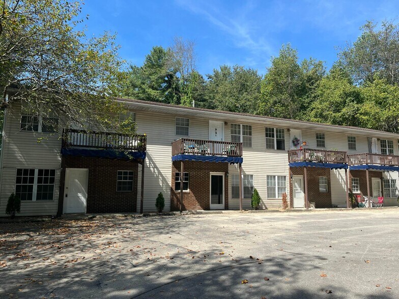 Primary Photo Of 105 Loveless Ln, Somerset Apartments For Sale