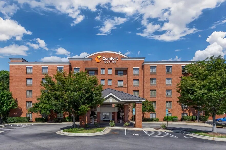 More Photos Of 350 Ashville Ave, Cary Hotel For Sale