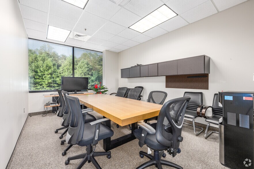 More Photos Of 7230 Lee Deforest Dr, Columbia Office For Sale