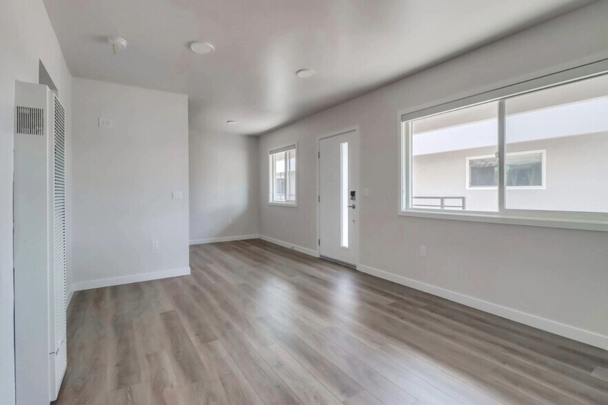 More Photos Of 1193 Florence St, Imperial Beach Apartments For Sale
