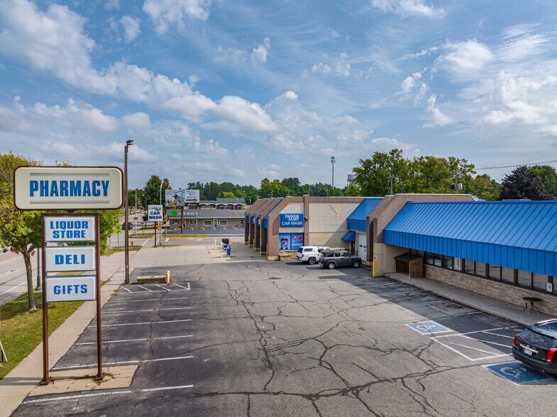 More Photos Of 802 Broadway, Wisconsin Dells Storefront Retail Office For Sale