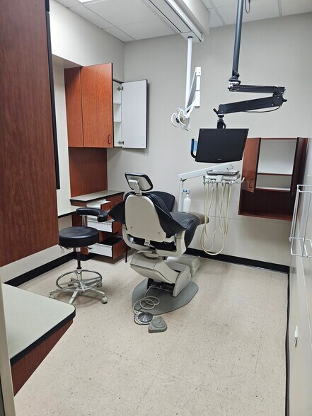 More Photos Of 8203-8267 S Holly St, Centennial Unknown For Lease