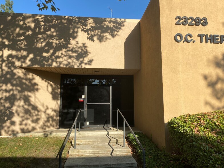 More Photos Of 23293 S Pointe Dr, Laguna Hills Medical For Lease