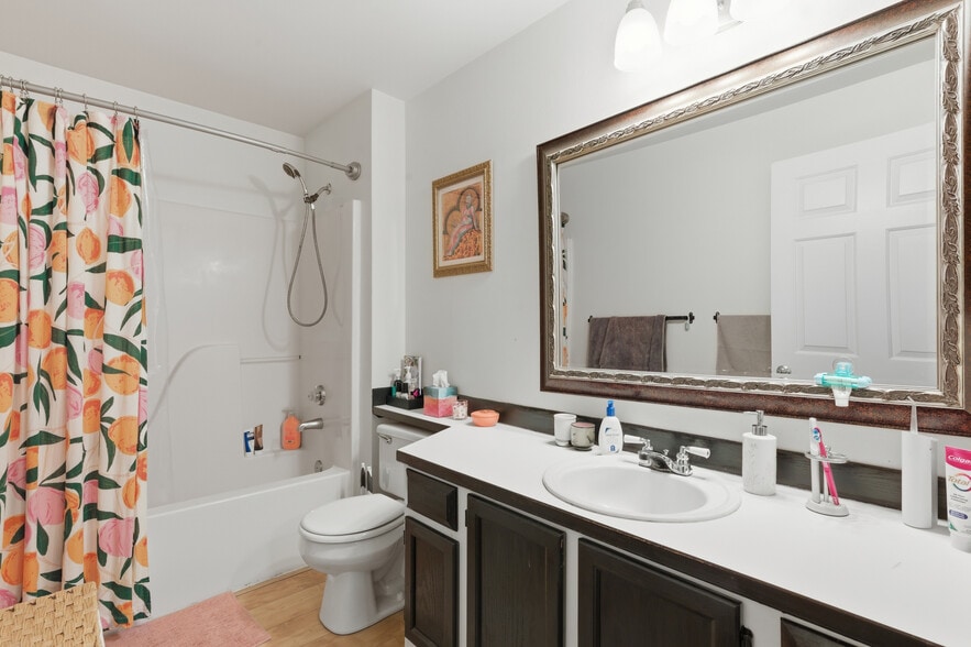 More Photos Of 13310 Greenwood Ave N, Seattle Apartments For Sale