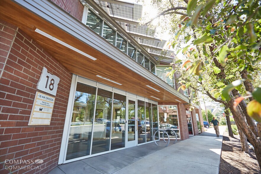 More Photos Of 18 NW Oregon Ave, Bend Medical For Sale