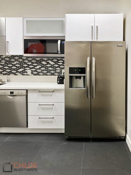 More Photos Of 22750 Hawthorne Blvd, Torrance Unknown For Lease