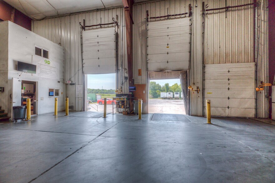 More Photos Of 1691 N 161st East Ave, Tulsa Distribution For Lease