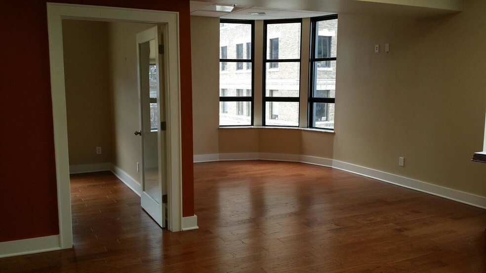 More Photos Of 8 Capitol St, Charleston Loft Creative Space For Lease