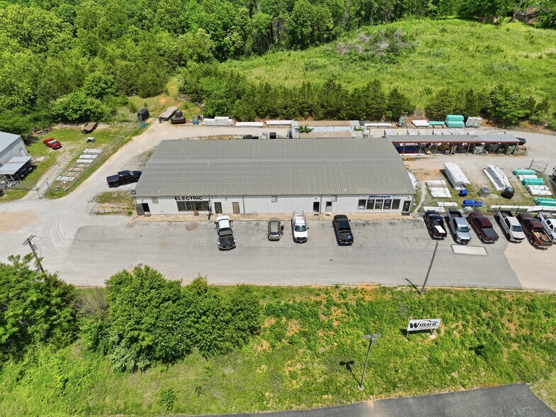 More Photos Of 1015 Preacher Roe Blvd, West Plains General Retail For Sale