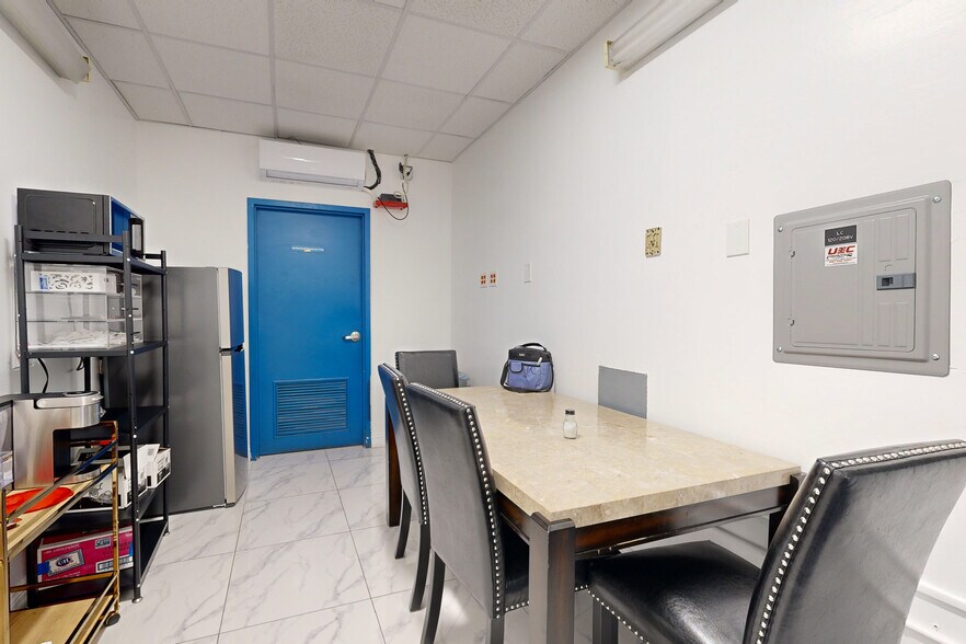 More Photos Of 3792 Ming Ave, Bakersfield Freestanding For Sale