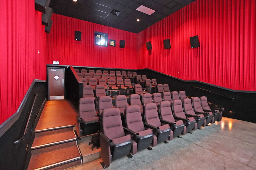 More Photos Of 1101 SW Highway 97, Madras Theater Concert Hall For Sale